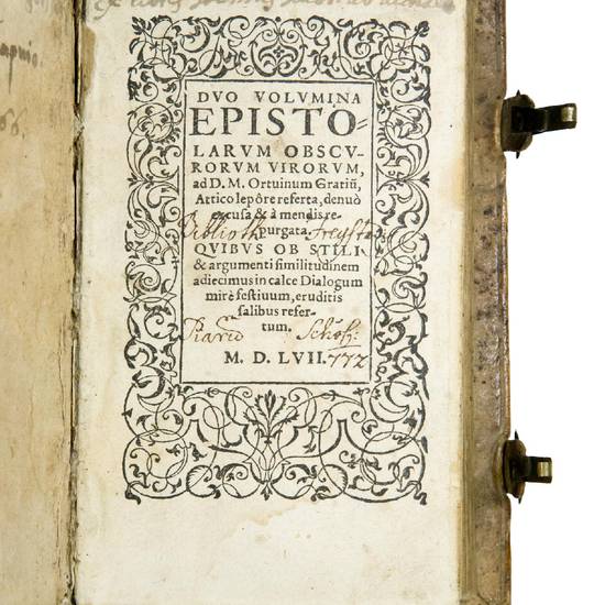 Duo volumina epistolarum obscurorum virorum ad D.M. Ortwinum Grati?, Attico lepôre referta, denuò excusa à mendis repurgata. Quibus ob stili & argumenti similitudinem adiecimus in calce Dialogum miré festivum, eruditis salibus refertum